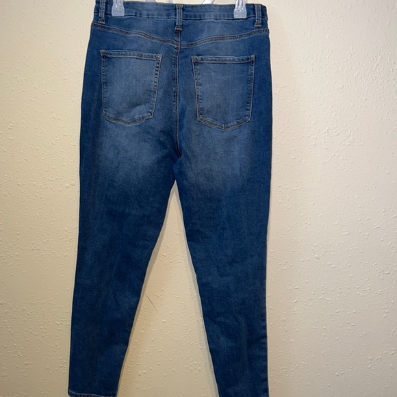 Women’s Jeans - Picture 2 of 10
